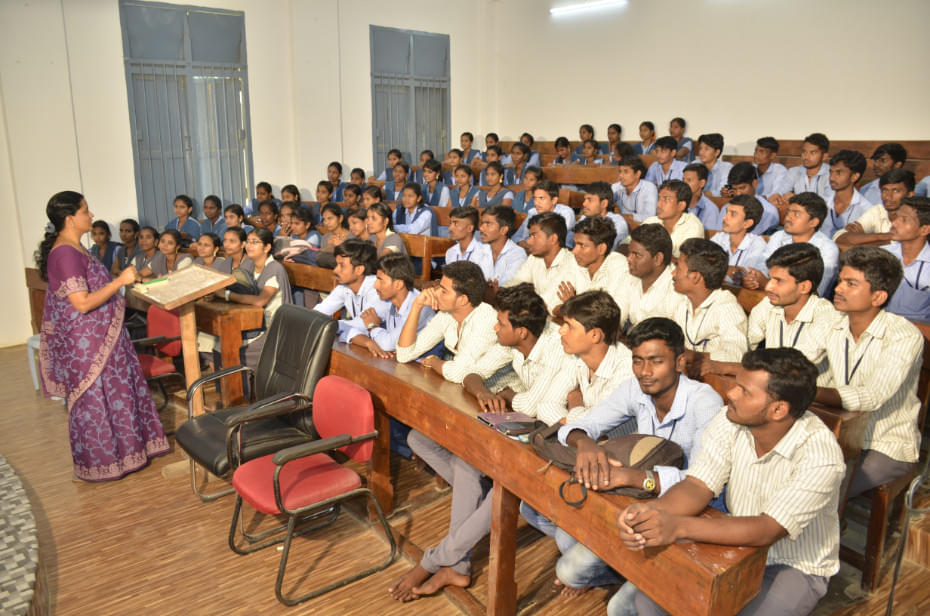Government College (Autonomous) Rajahmundhry Classrooms photo 7